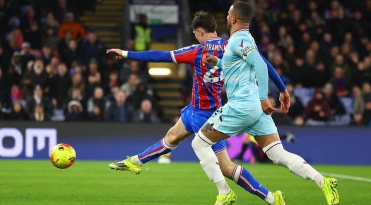 סדנט לארסן עם הבעיטה