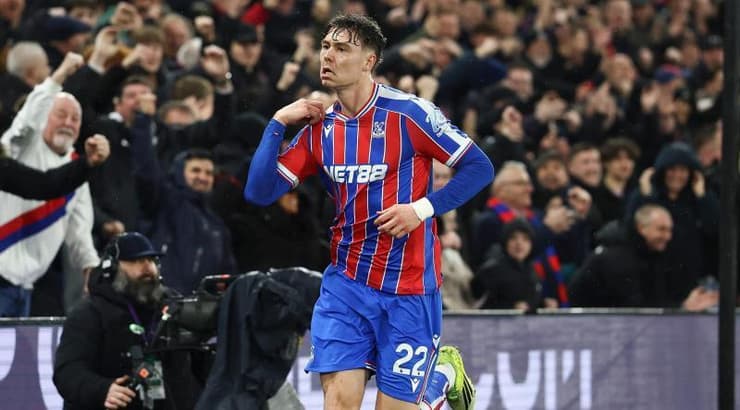 סדנט לארסן חוגג