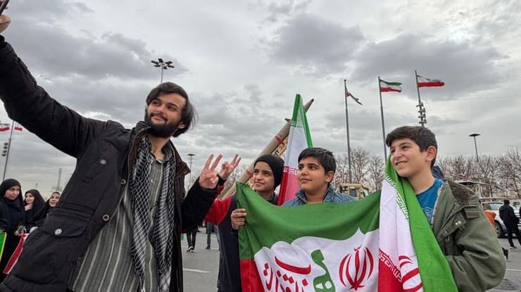 אירועים ב איראן לציון 47 שנה ל המהפכה האיסלאמית ב טהרן