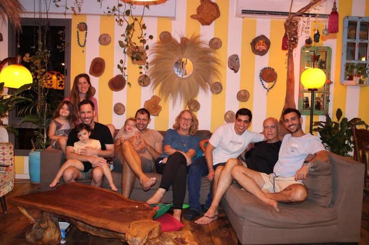 "חוסר היציבות גובה מהילדים מחיר בלתי רגיל". שלושה דורות של משפחת דביר