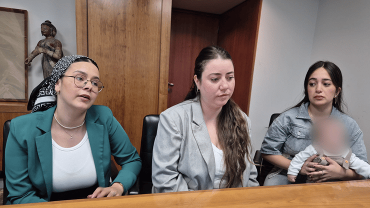 ירין שמעון עמר (ימין), יעל בן עמי ומריאור שוחט