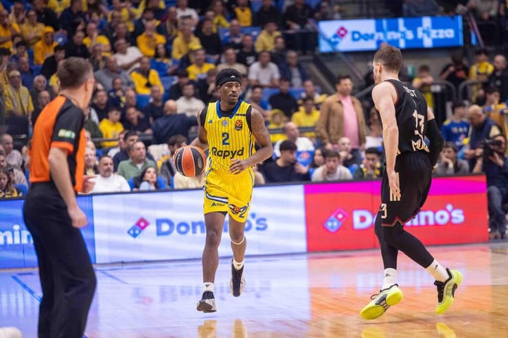 הצהובים חווים רנסנס ספורטיבי. קלארק (צילום: טל שחר) קלארק