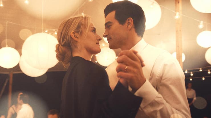 מתוך "סיפור אהבה: ג'ון קנדי ג'וניור וקרולין בסט"