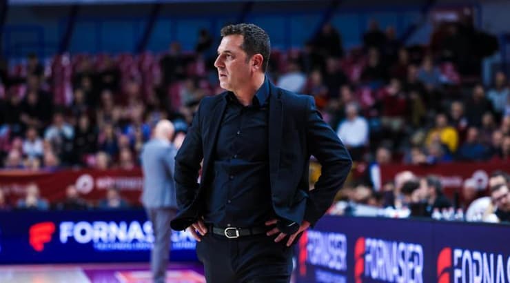 יונתן אלון, לא מרוצה מקבוצתו