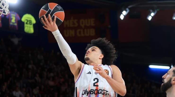 נאדיר היפי מרחף