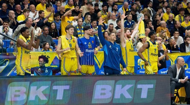 הספסל של מכבי תל אביב