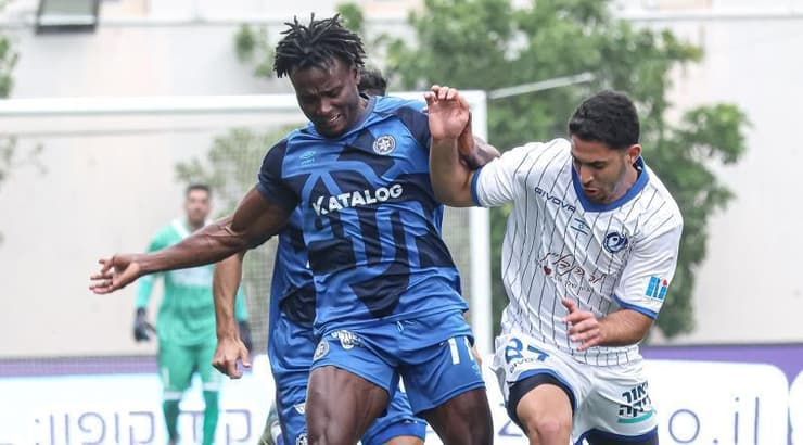 יהלי שבו וחוסה קורטס במאבק