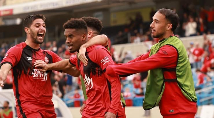 שחקני הפועל רמת גן מאושרים