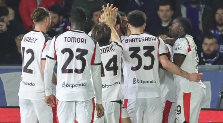 שחקני מילאן חוגגים (IMAGO) שחקני מילאן חוגגים