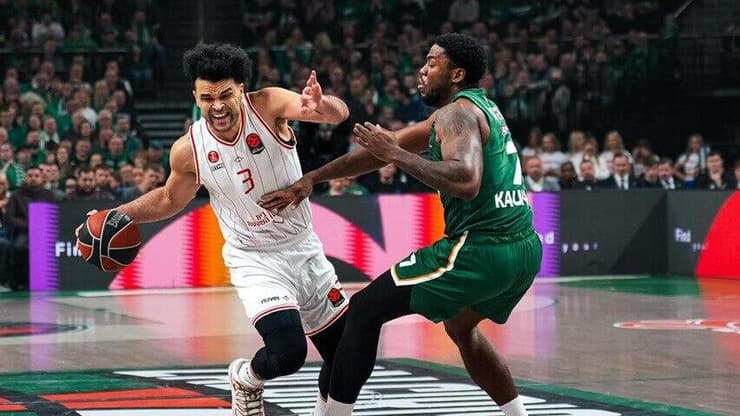 הפועל ת"א שיחקה בסדר גמור - ושוב הפסידה. אלייז'ה בראיינט מול מוזס רייט (צילום: הפועל "IBI" תל אביב) ז'לגיריס קובנה מוזס רייט הפועל ת"א אלייז'ה בראיינט