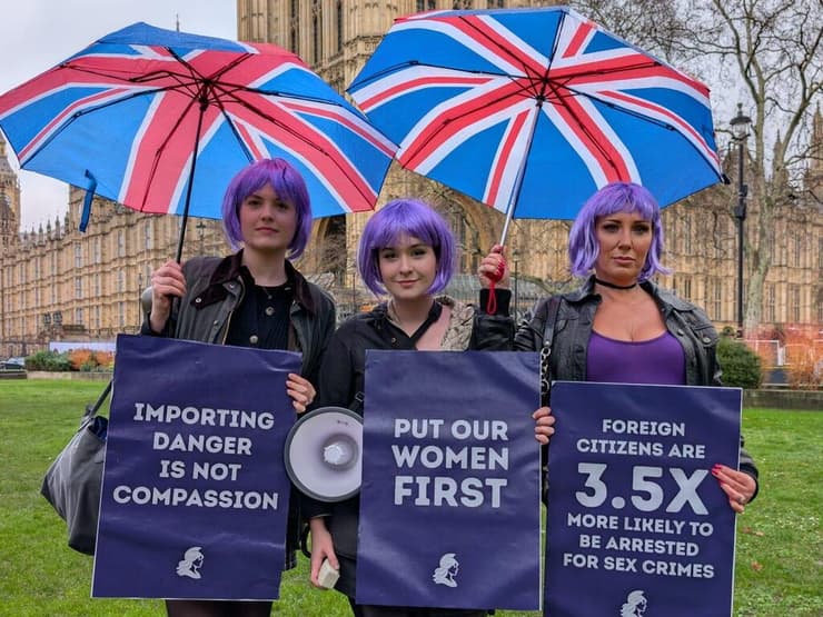 דמותה של אמיליה וההפגנות