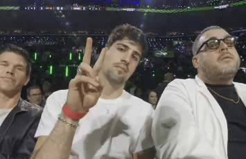 דני אבדיה צופה במשחק הכוכבים העולים