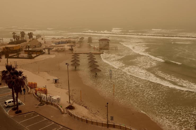 אובך בנתניה בשבוע שעבר (צילום: JACK GUEZ / AFP) קדימנתניה ה