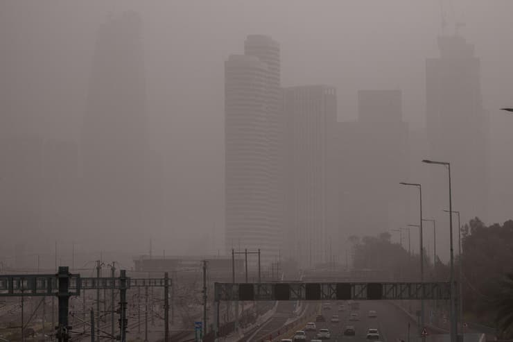 אובך בתל אביב, שבת (צילום: יובל חן) אובך בתל אביב