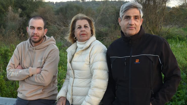 מימין: אהרון יצחק, דינה חנוכה ומאור יעקב