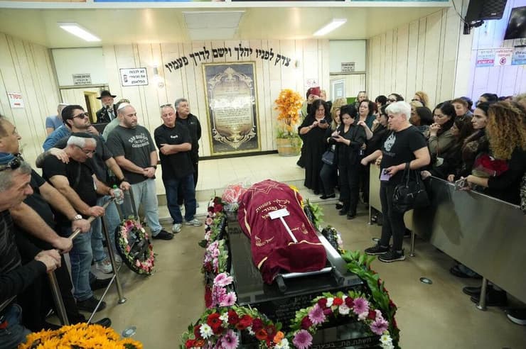 הלווייתה של ניצן גוייכמן שנהרגה בבית הזיקוק באשדוד