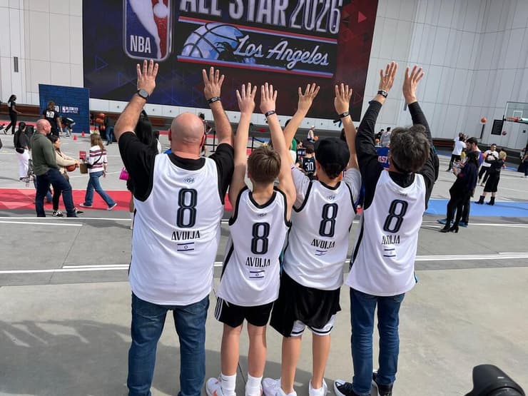 ישראלים שבאו לראות את דני אבדיה