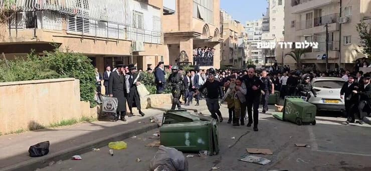  הפגנת חרדים אלימה בבני ברק