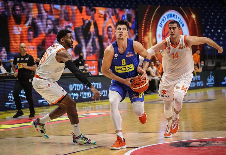 דני אבדיה מכבי ת"א מול עוז בלייזר, דריל מונרו מכבי ראשל"צ