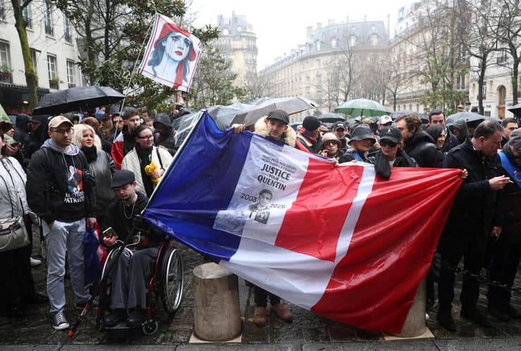 צרפת עצרת לזכר קוונטין דרנק פעיל ימין קיצוני שהוכה למוות 