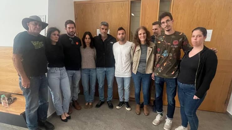 הוריו, אלמנתו וחבריו של חן יהלום ז״ל