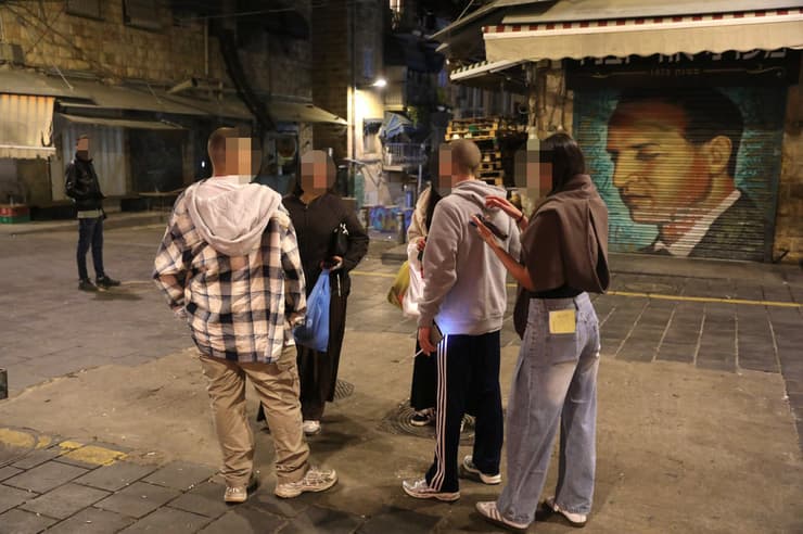 "אין מציאות שבה לא יהיו נערים ברחוב". בני נוער ברחוב יפו    