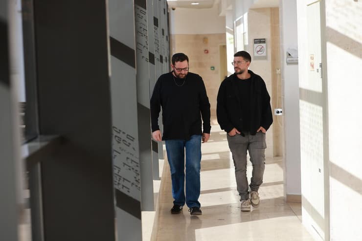 הנאשמים גולן ואוריך בבית משפט השלום בפתח תקווה