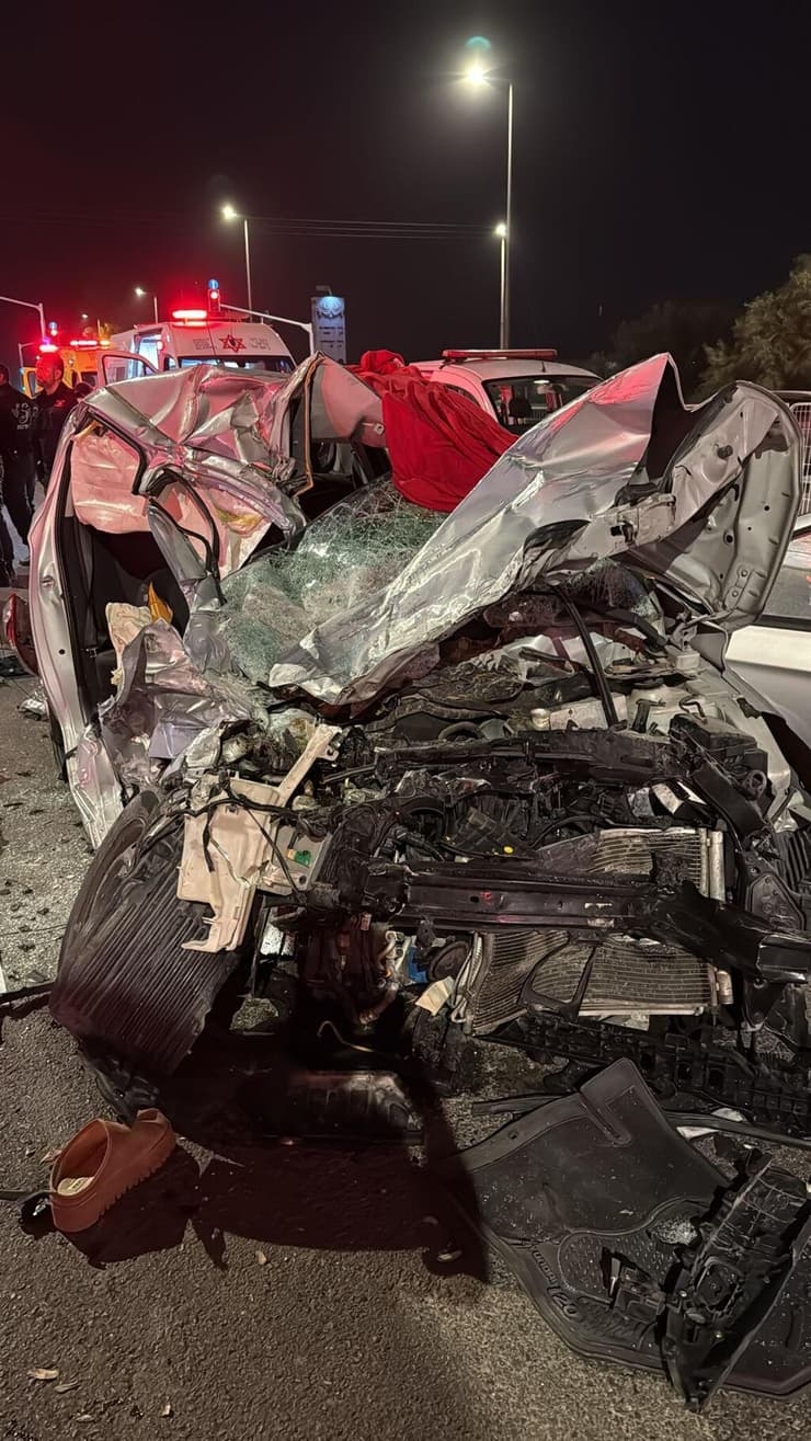 צעירה נהרגה בתאונה בין רכב פרטי לאוטובוס בכניסה לנתיבות