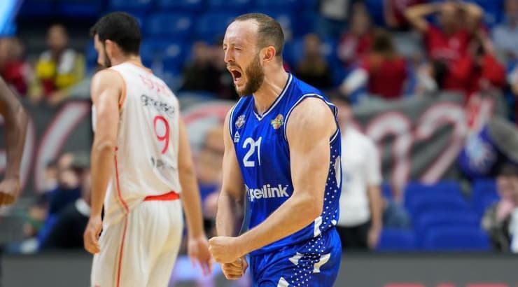 מקס היידיגר חוגג, אחד ממצטייני הרצליה