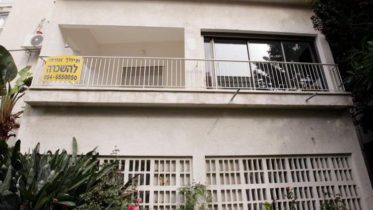 שלט "להשכרה" בתל אביב. עדיין היקרה ביותר