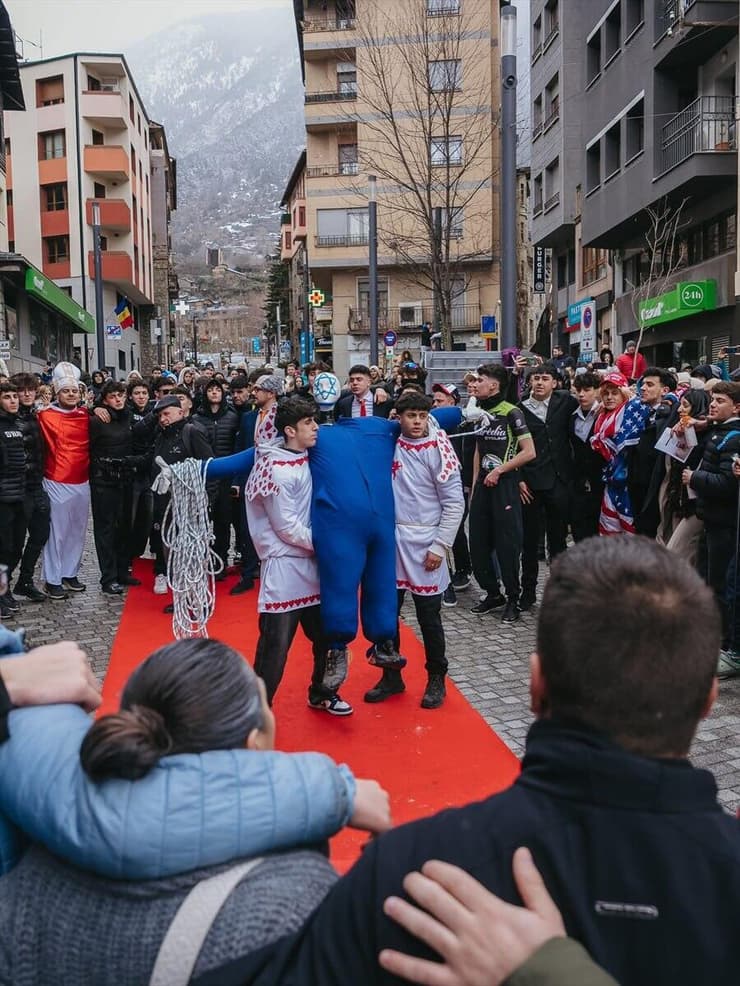 הבובה במהלך המשפט