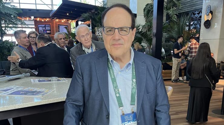 ד"ר אבי אלמוזלינו