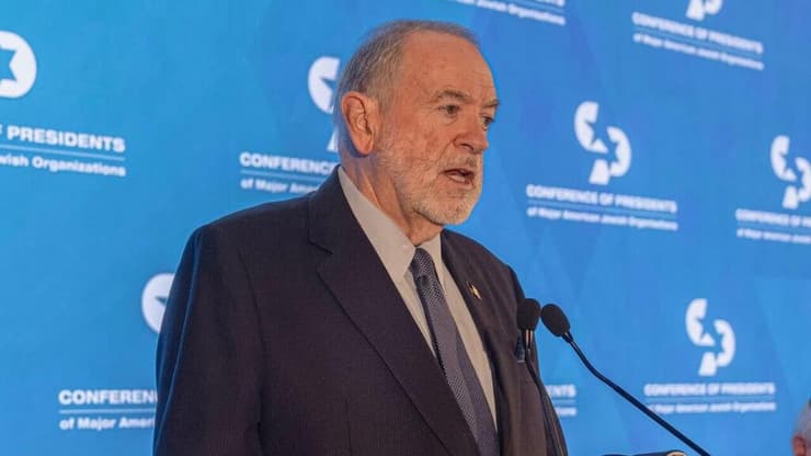 "איראן - הבעיה של העולם". האקבי שגריר ארה״ב בישראל מייק האקבי בוועידת הנשיאים של הארגונים היהודיים