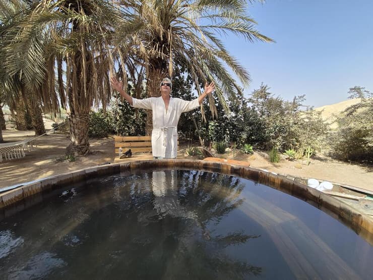 אסף קמר נכנס לאווירה