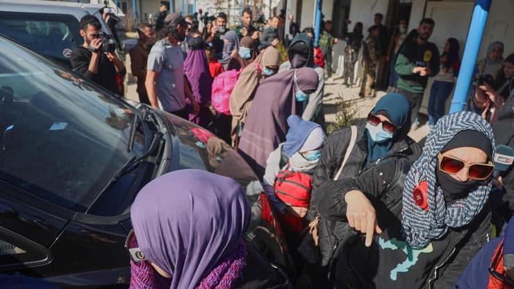 משפחות אוסטרליות של מחבלי דאעש שוחררו ממחנה מעצר ב סוריה