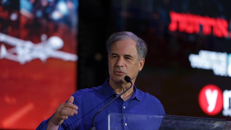 איתן סטיבה חתם את הוועידה בהרצאה מרתקת (צילום: אביגיל עוזי) ועידת ההייטק הביטחוני של ynet ו-"ידיעות אחרונות" בשיתוף לשכת המהנדסים