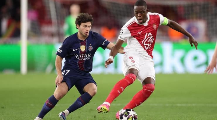 ז'ואאו נבס מול דניס זקאריה (רויטרס) ז'ואאו נבס מול דניס זקאריה