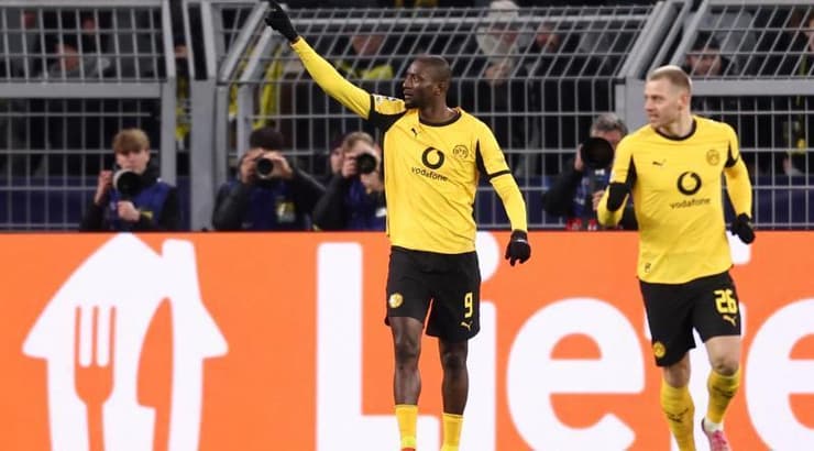 סהרו גיראסי חוגג (רויטרס) סהרו גיראסי חוגג