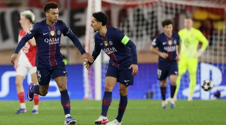 דזירה דואה חוגג עם מרקיניוס (רויטרס) דזירה דואה חוגג עם מרקיניוס