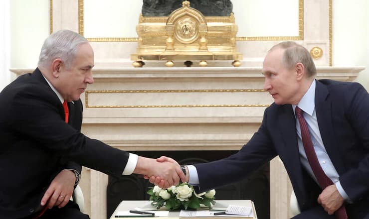 העברת המתחם לרוסיה מתקרבת? פוטין ונתניהו (צילום: Maxim Shemetov/AP) ולדימיר פוטין ובנימין נתניהו, ינואר 2020