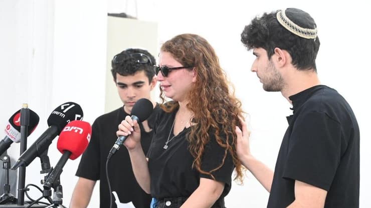 ילדיה של דנה עדן בלוויתה