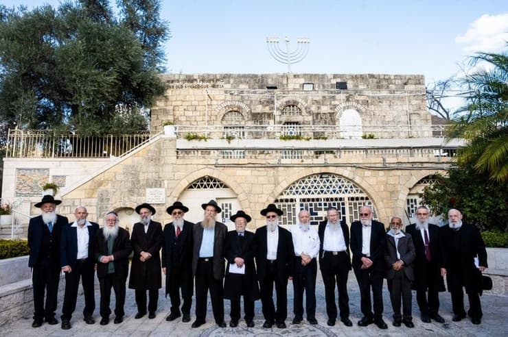 הרבנים המתנגדים לשילוב לוחמות בשיריון (צילום: דוד כהן) הרבנים המתנגדים לשילוב לוחמות בשיריון