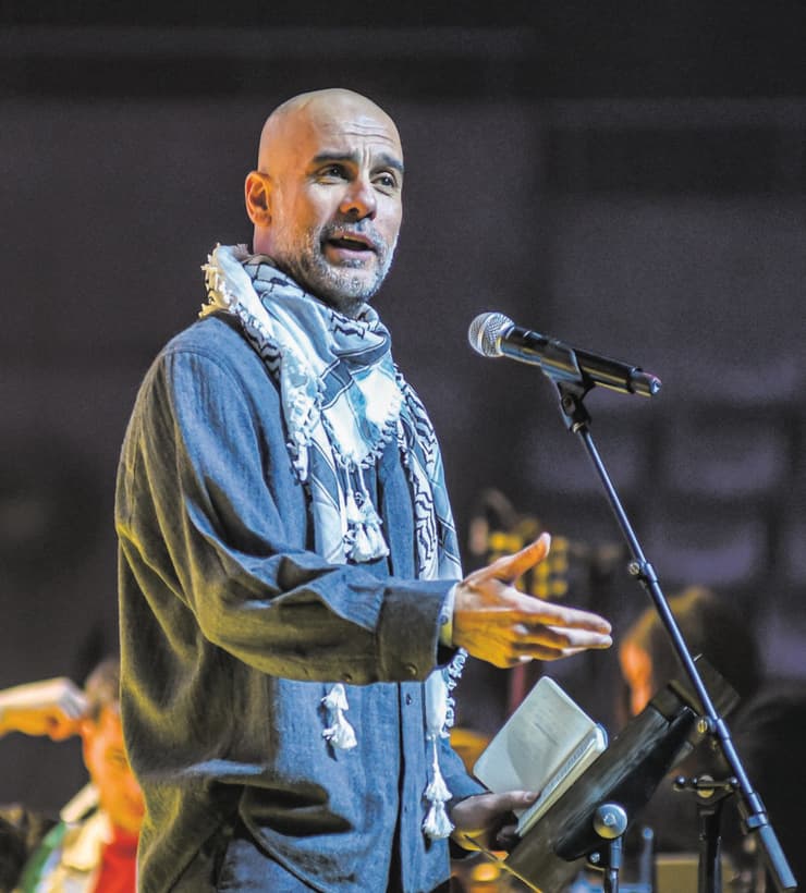 פפ גווארדיולה עם כאפיה