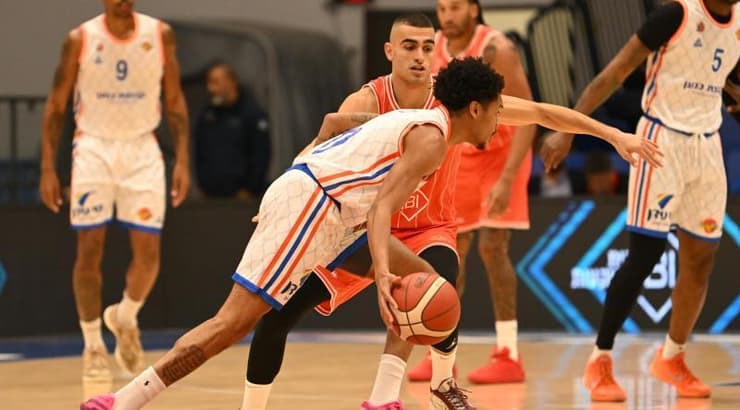 רונאלדו סגו מול ים מדר