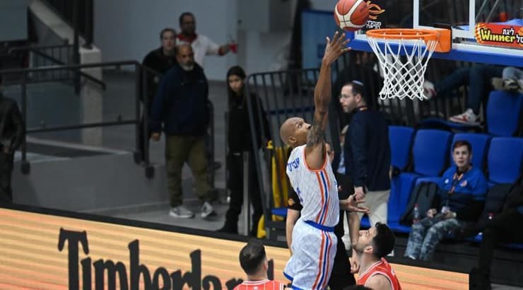 דריון אטקינס