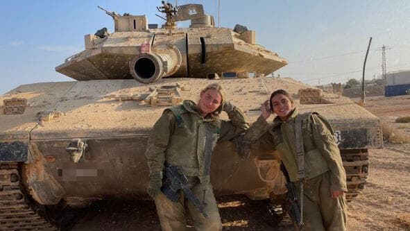 שריונריות בצהל מתנגדות למכתב הרבנים