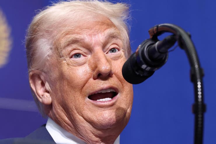 טראמפ. "היה עסוק מדי" בזמן השיחה (צילום: REUTERS/Kevin Lamarque) כינוס מועצת השלום