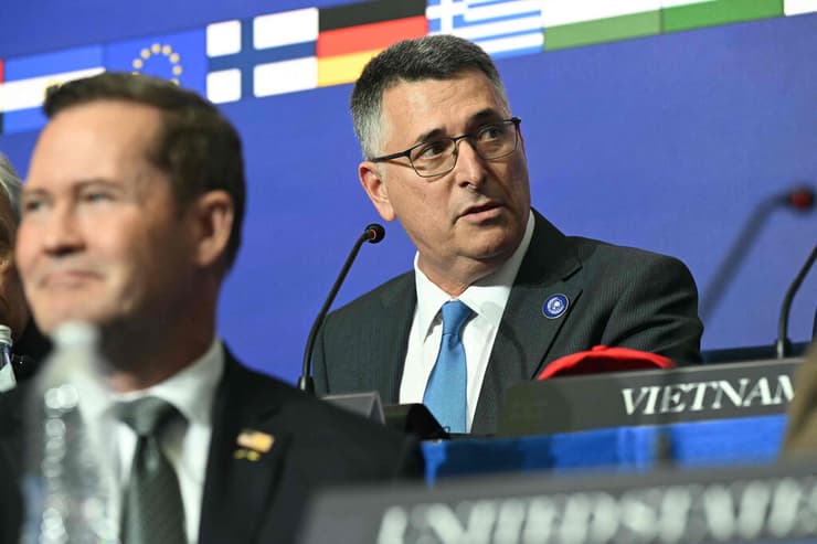 שר החוץ סער בכינוס המועצה (צילום: SAUL LOEB / AFP) גדעון סער