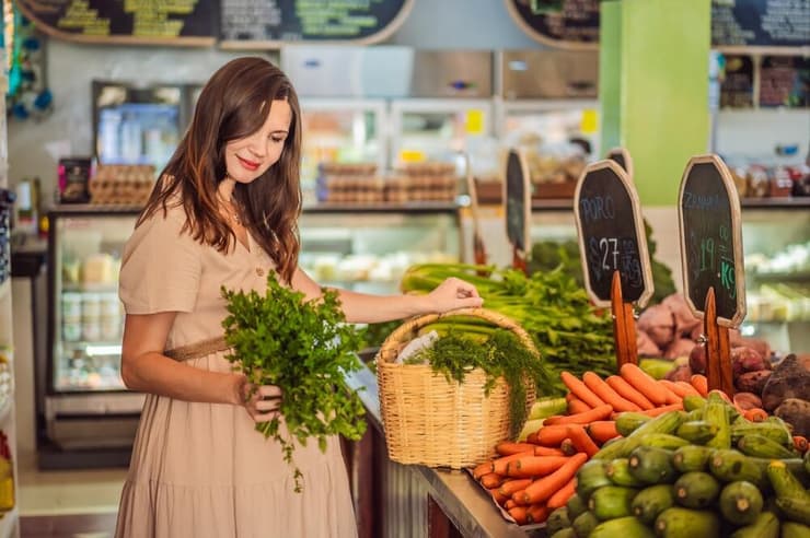 ממצאי המחקר לא מייתרים את הצורך במעקב תזונתי בזמן ההיריון (צילום: shuttertock) אישה הריונית טבעונית