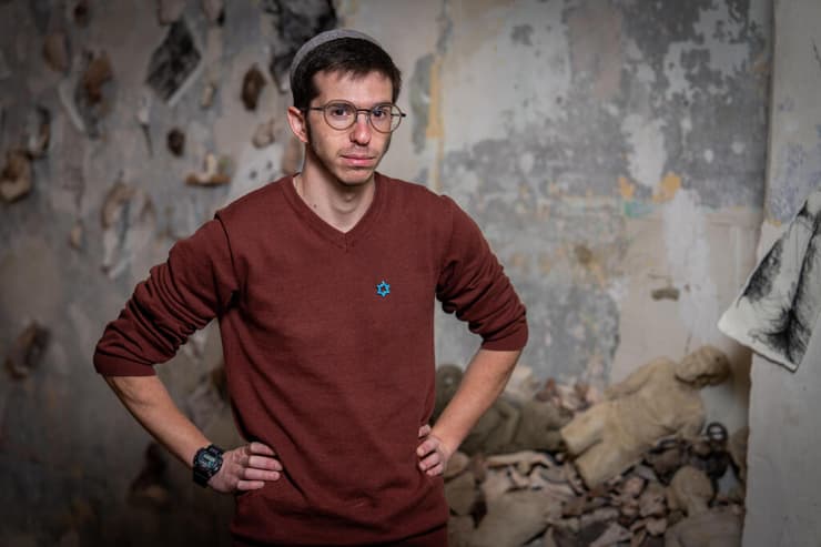 אורי ויזל. "עד לגט הרשמי לא הסכמתי להוריד את הטבעת" (צילום: שלו שלום. צולם ב"המפעל", ירושלים) אורי ויזל